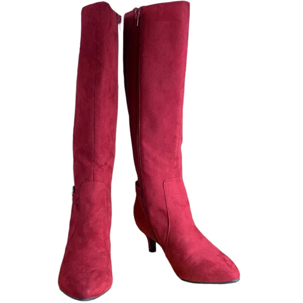 East Fifth Bacelos reddish pink faux suede size 6 kitten heel